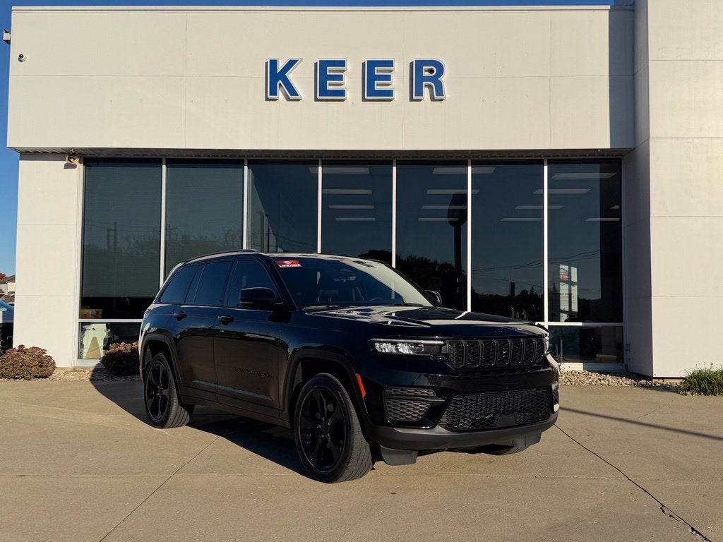 2025 Jeep Grand Cherokee Laredo