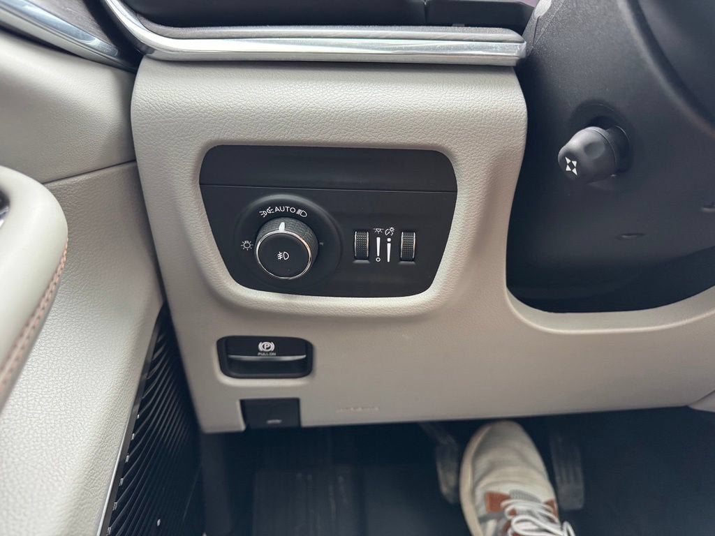 2023 Jeep Grand Cherokee Overland