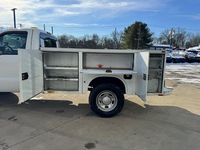 2011 Ford F-350 Chassis Cab XL