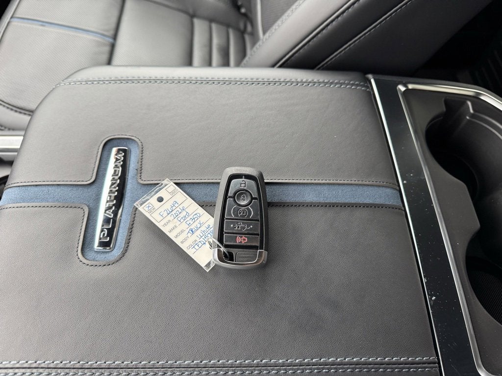 2026 Ford Super Duty F-350 SRW Platinum