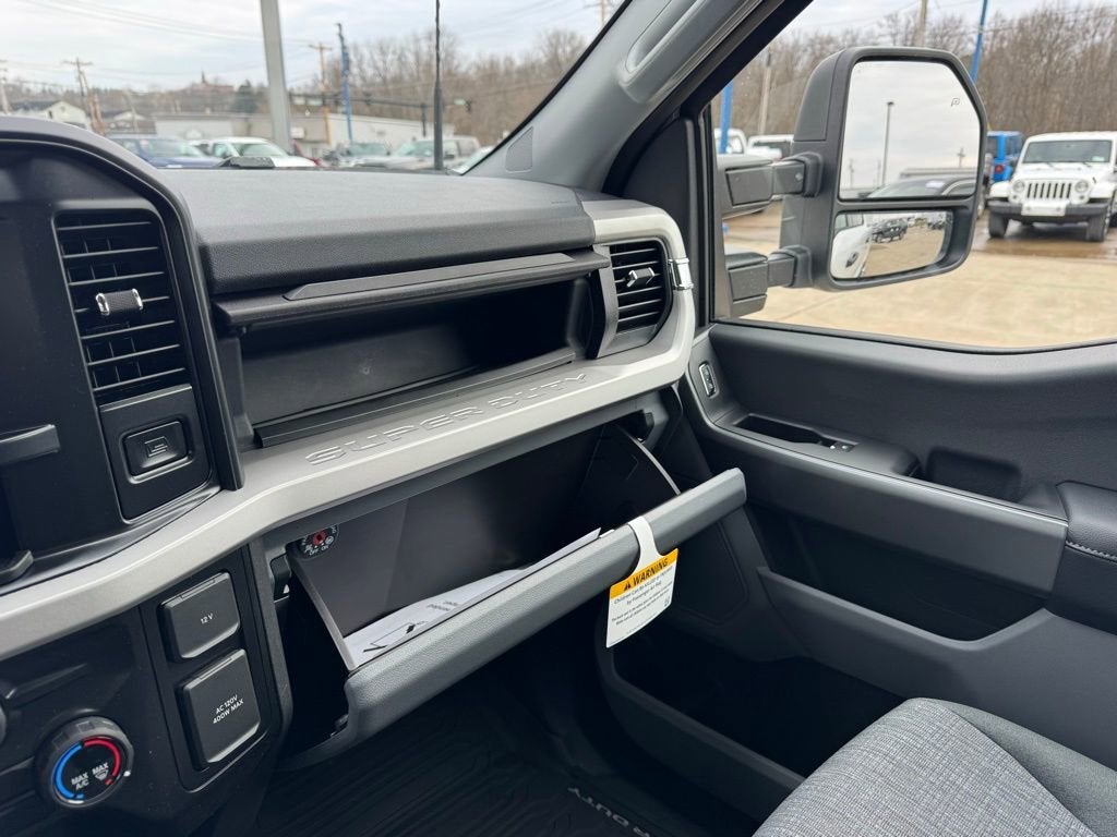 2026 Ford Super Duty F-350 SRW XLT