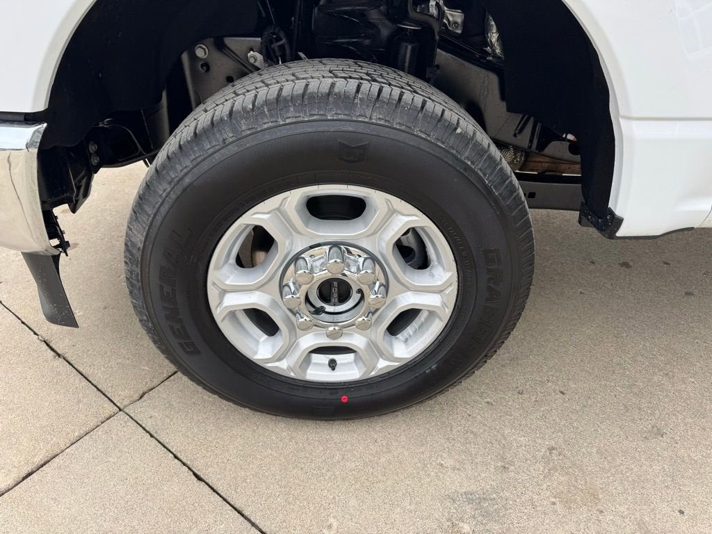 2026 Ford Super Duty F-350 SRW XLT