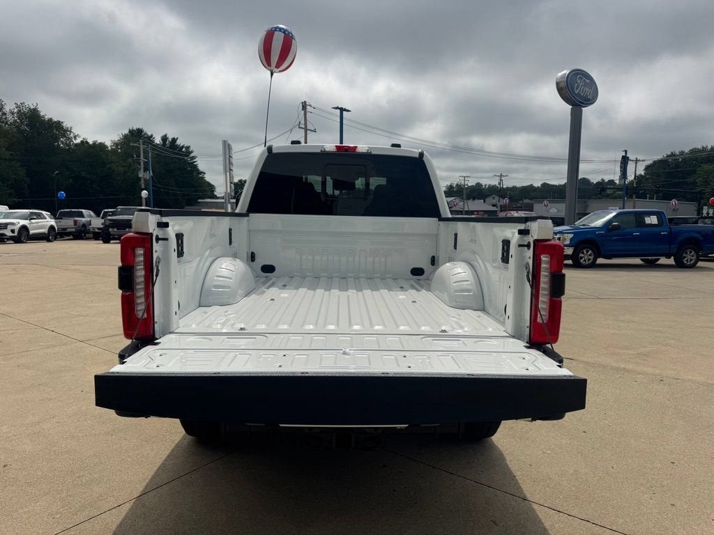 2026 Ford Super Duty F-350 SRW LARIAT