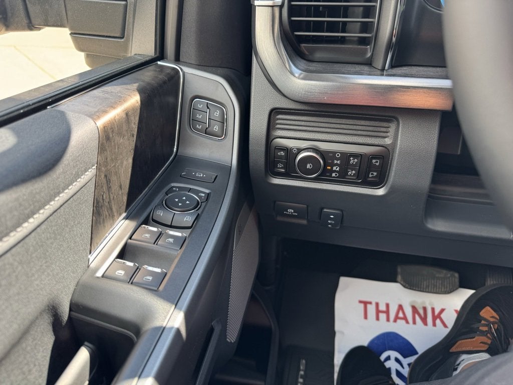 2026 Ford Super Duty F-350 SRW LARIAT