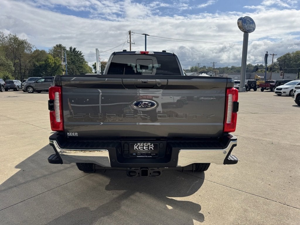 2026 Ford Super Duty F-350 SRW LARIAT