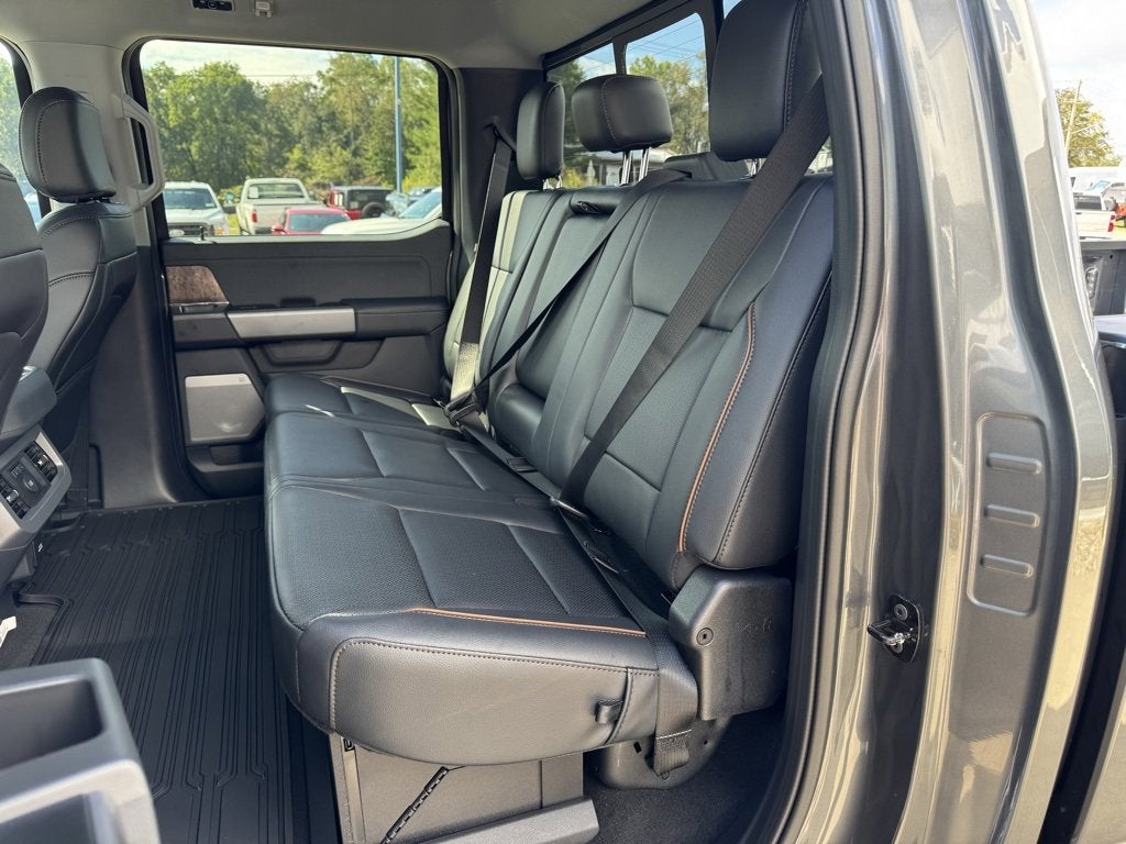 2026 Ford Super Duty F-350 SRW LARIAT