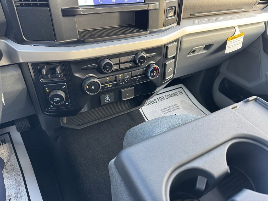 2026 Ford Super Duty F-350 SRW XLT