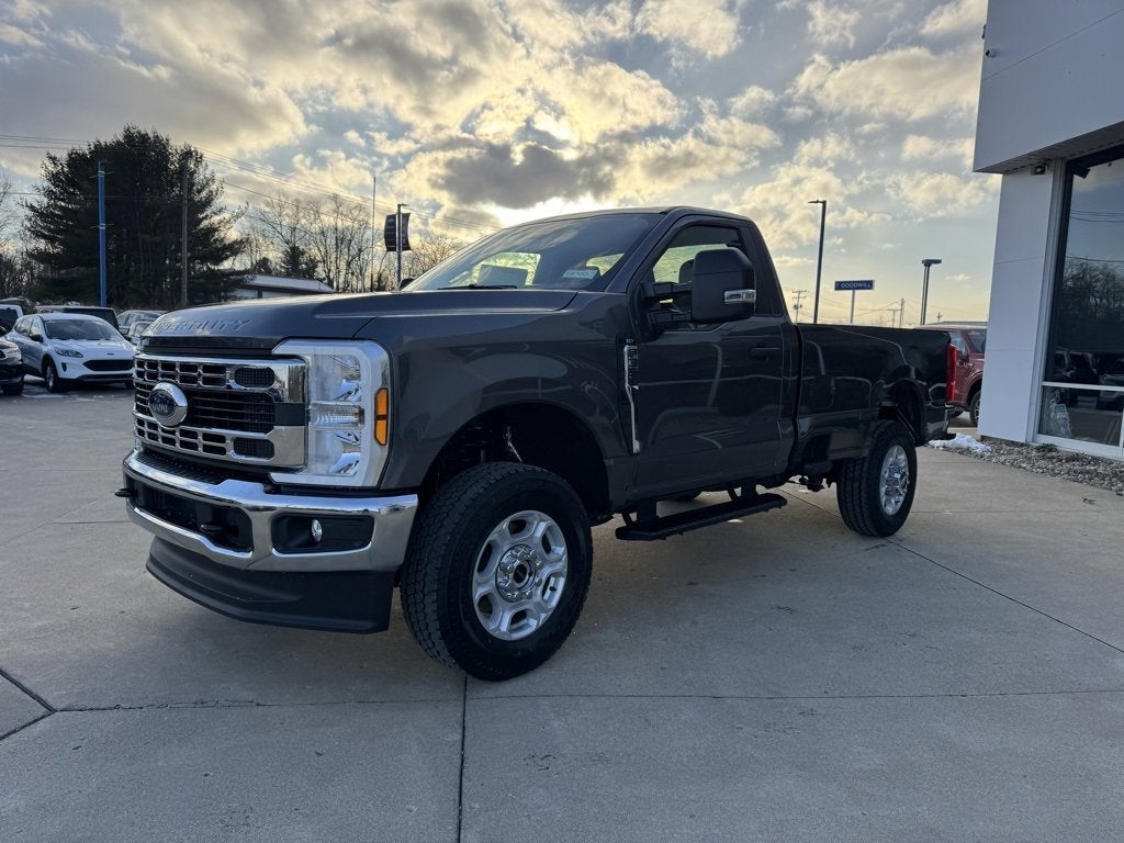 2026 Ford Super Duty F-350 SRW XLT