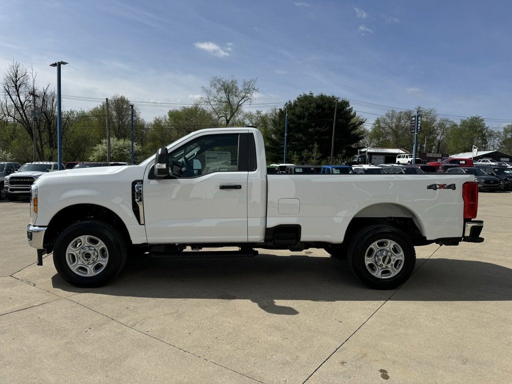 2025 Ford Super Duty F-350 SRW XLT