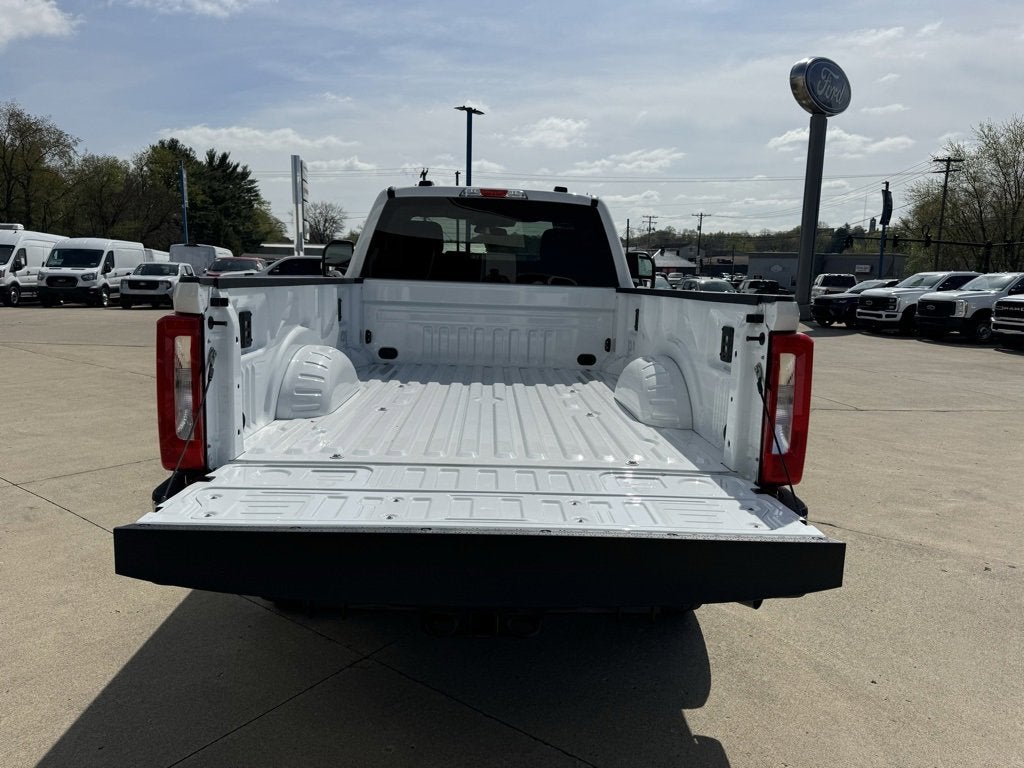 2025 Ford Super Duty F-350 SRW XLT
