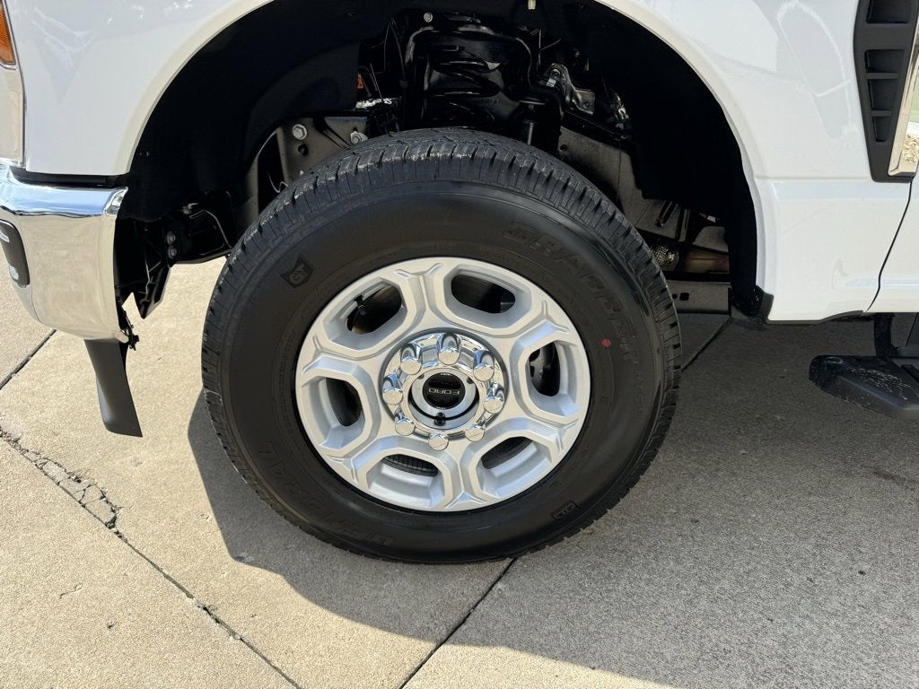 2025 Ford Super Duty F-350 SRW XLT